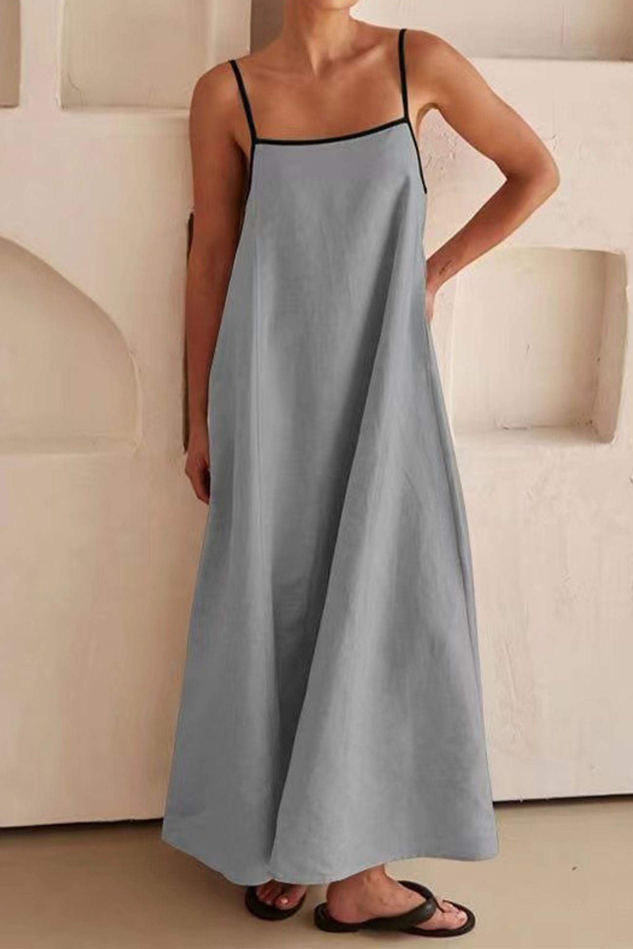 Women's minimalist spaghetti strap maxi dress