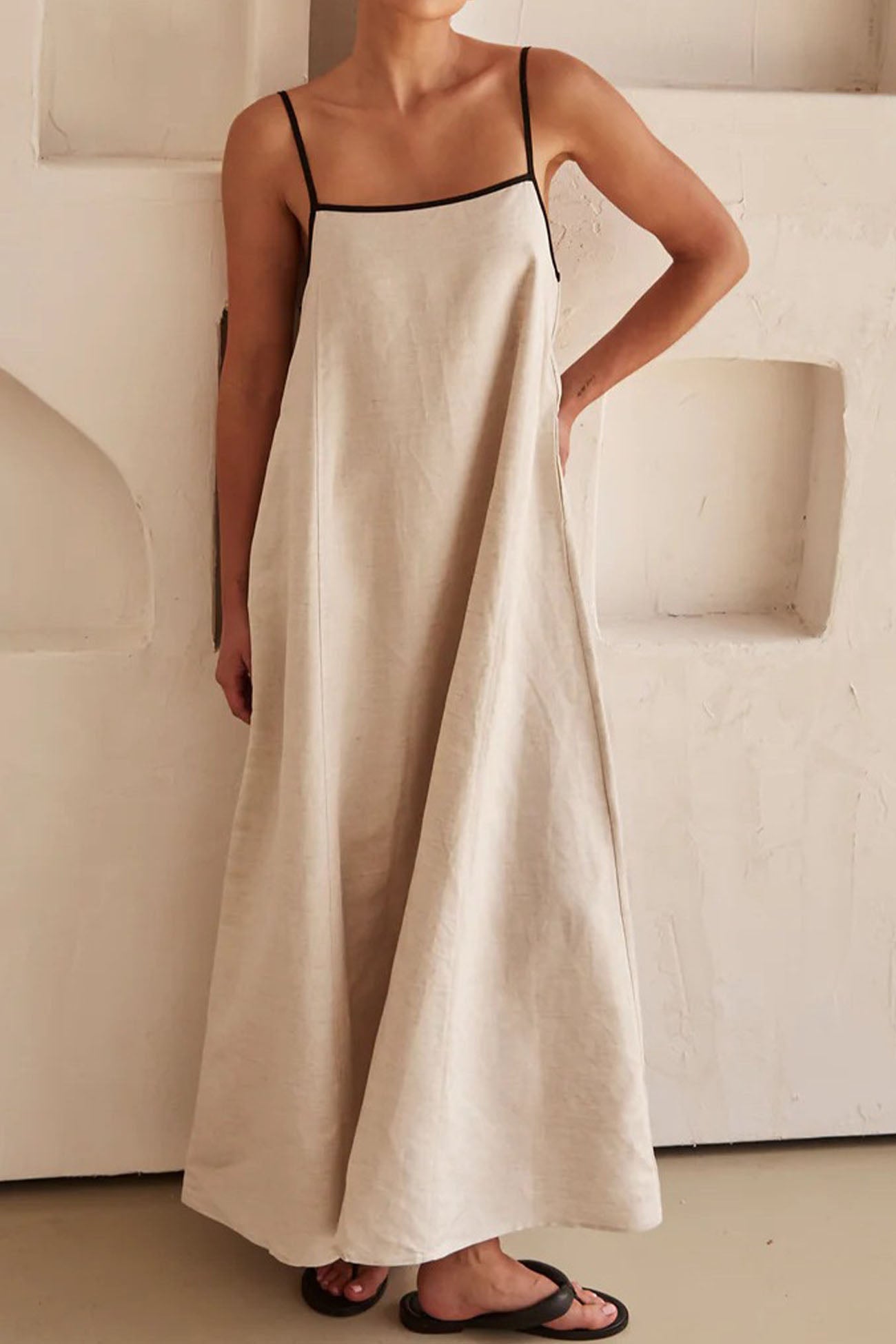 Women's minimalist spaghetti strap maxi dress