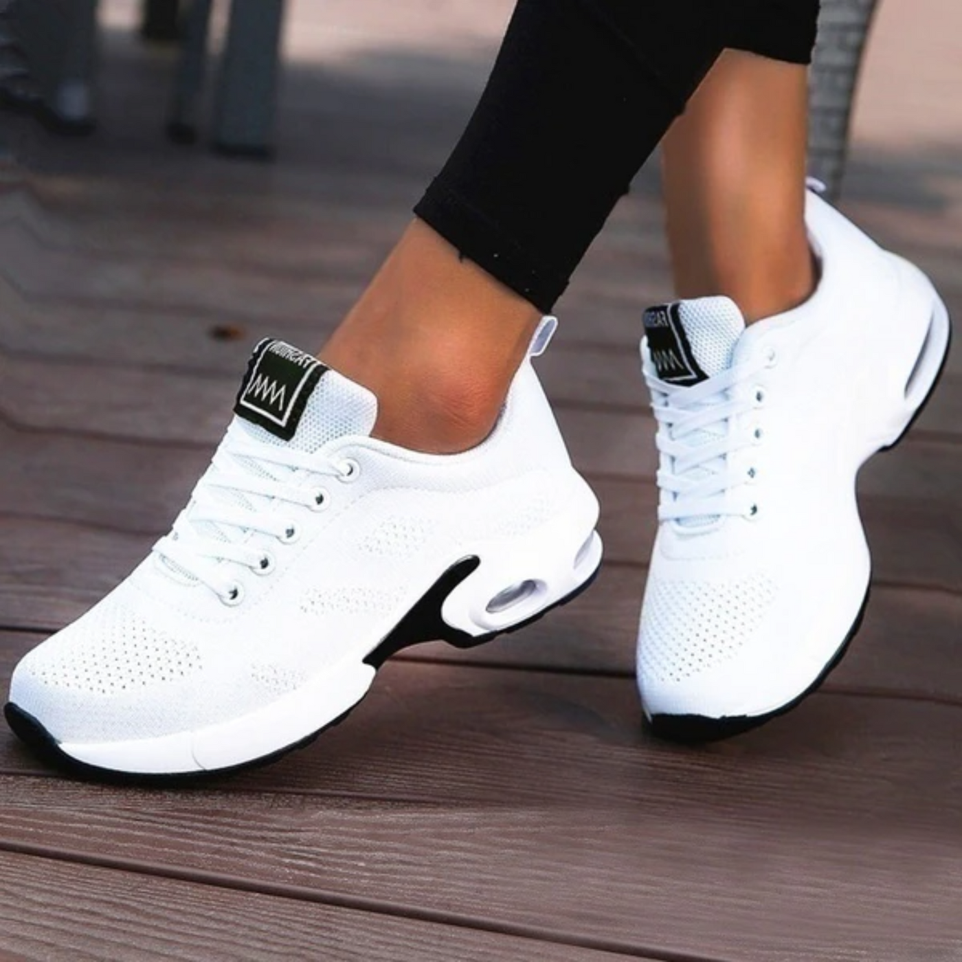 Women's breathable knit sneakers