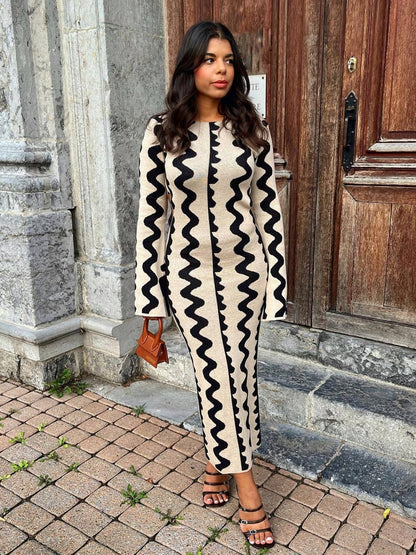 Women's long-sleeved knitted maxi dress